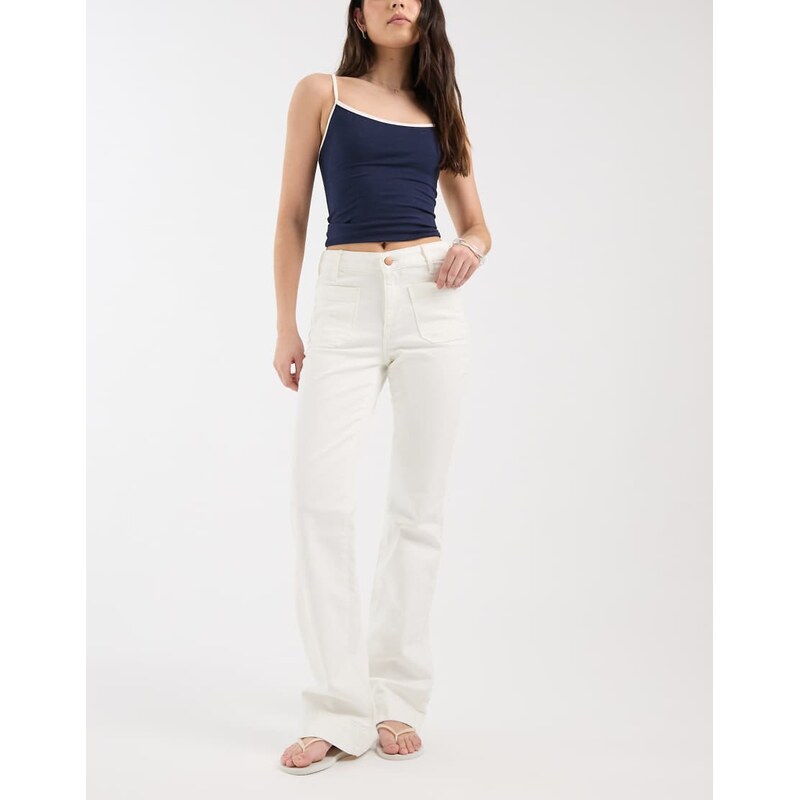 Wrangler flare jeans with front pockets in ecru-White 115040237