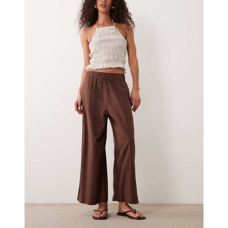 New Look linen blend cropped trousers in brown
