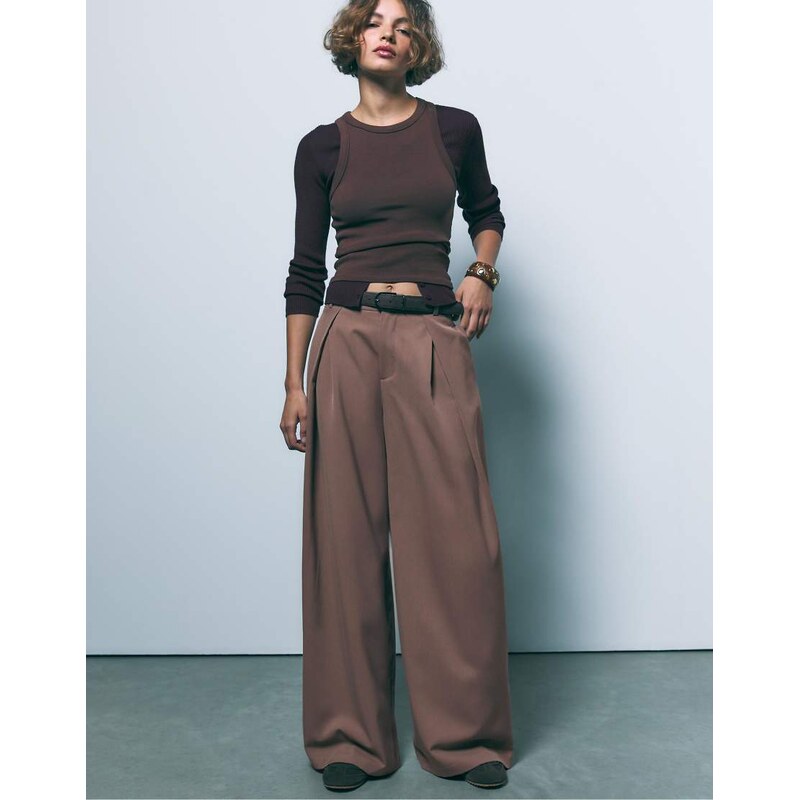 Stradivarius Maxi dart trousers with belt in brown 115052349