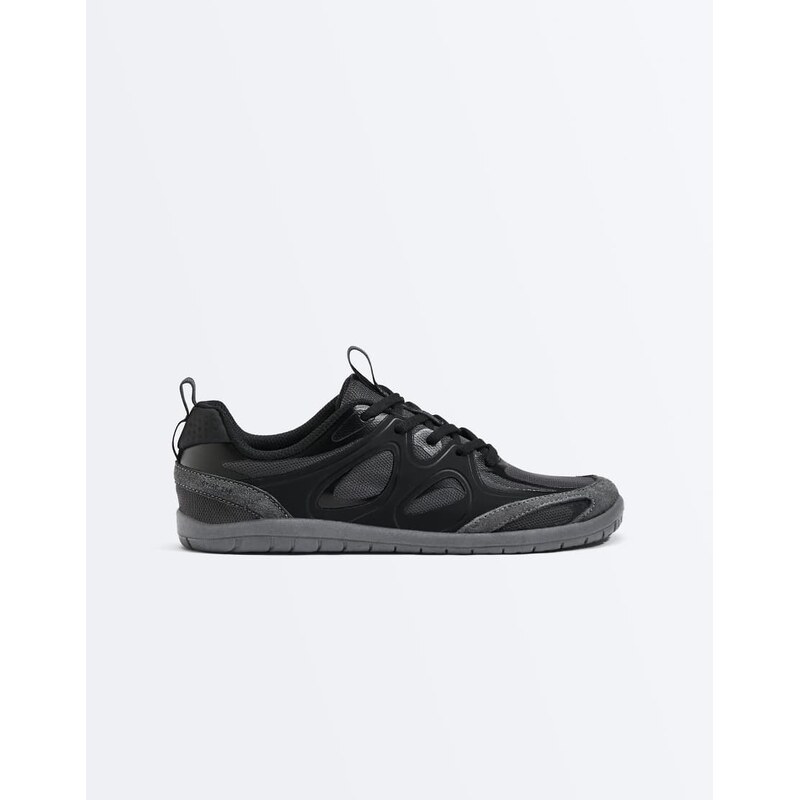 OYSHO Barefoot multi-activity sports trainers in black 115071171