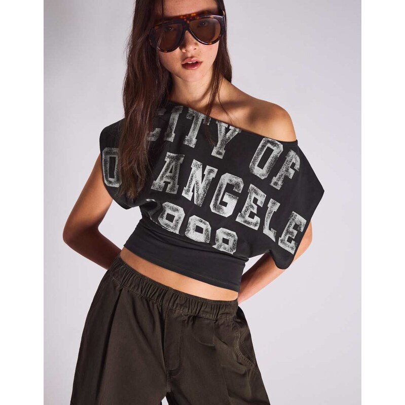 Bershka Asymmetric print short sleeve t-shirt in washed grey 115106632
