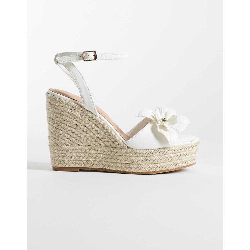 New Look flower detail espadrille wedges in off white