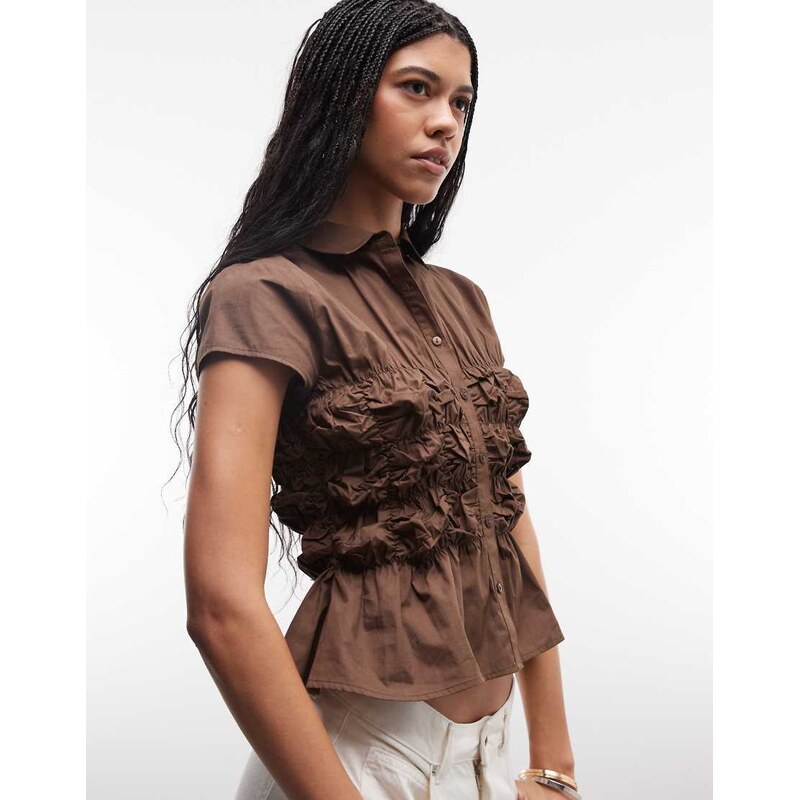 COLLUSION ruched fitted short sleeve shirt in brown