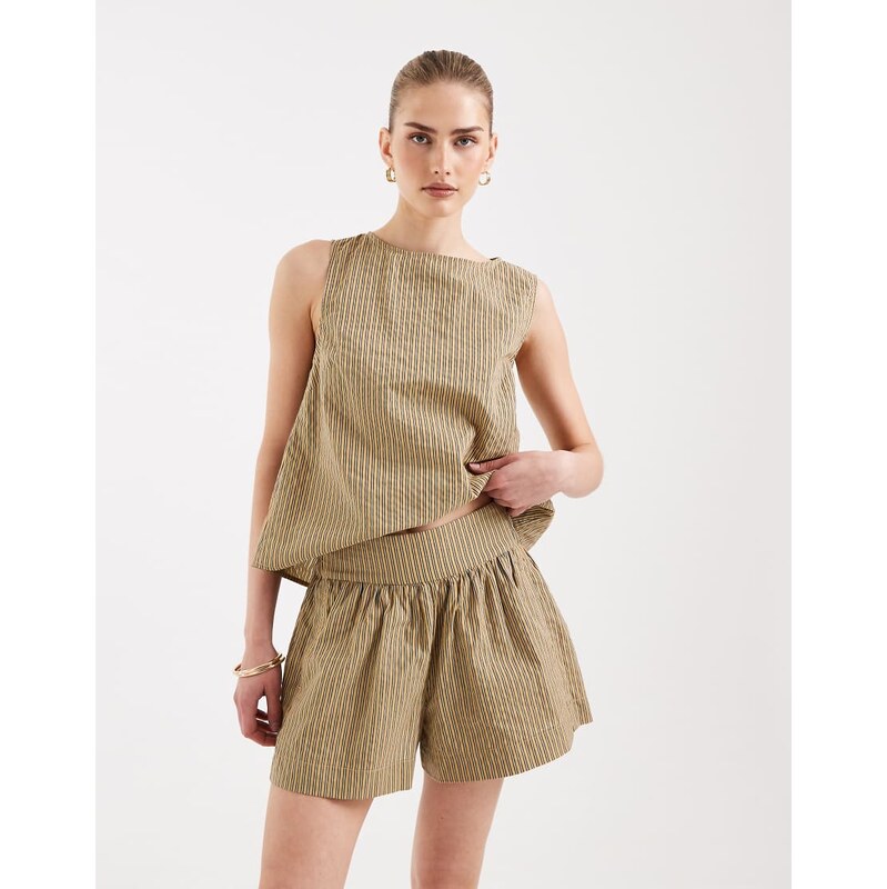 ASOS DESIGN pull on shorts in yellow stripe