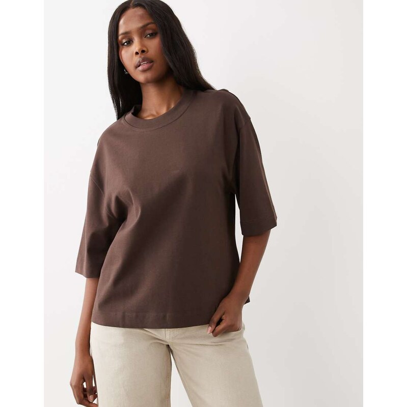 Gina Tricot short sleeve boxy tee in brown
