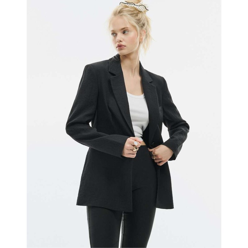 Stradivarius Fitted rustic blazer in black 115149548