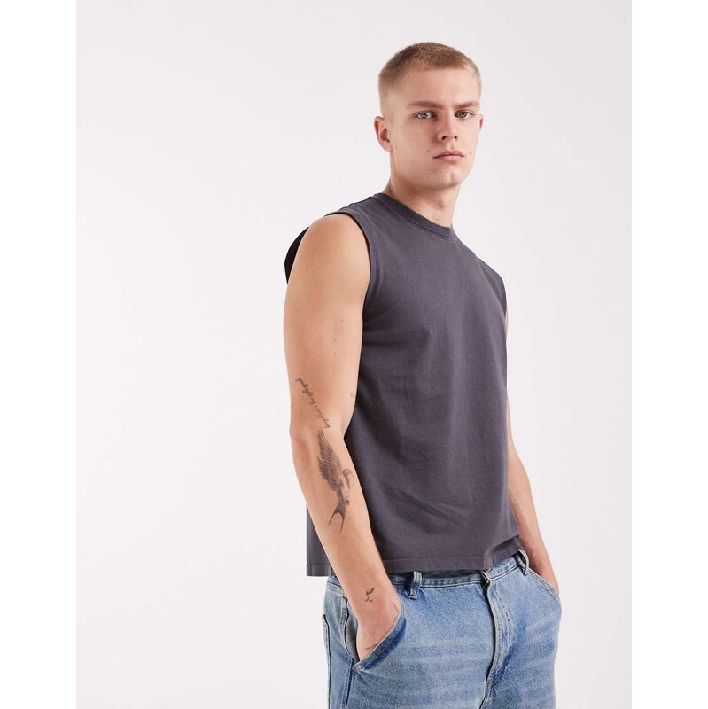 Levis tank in washed black