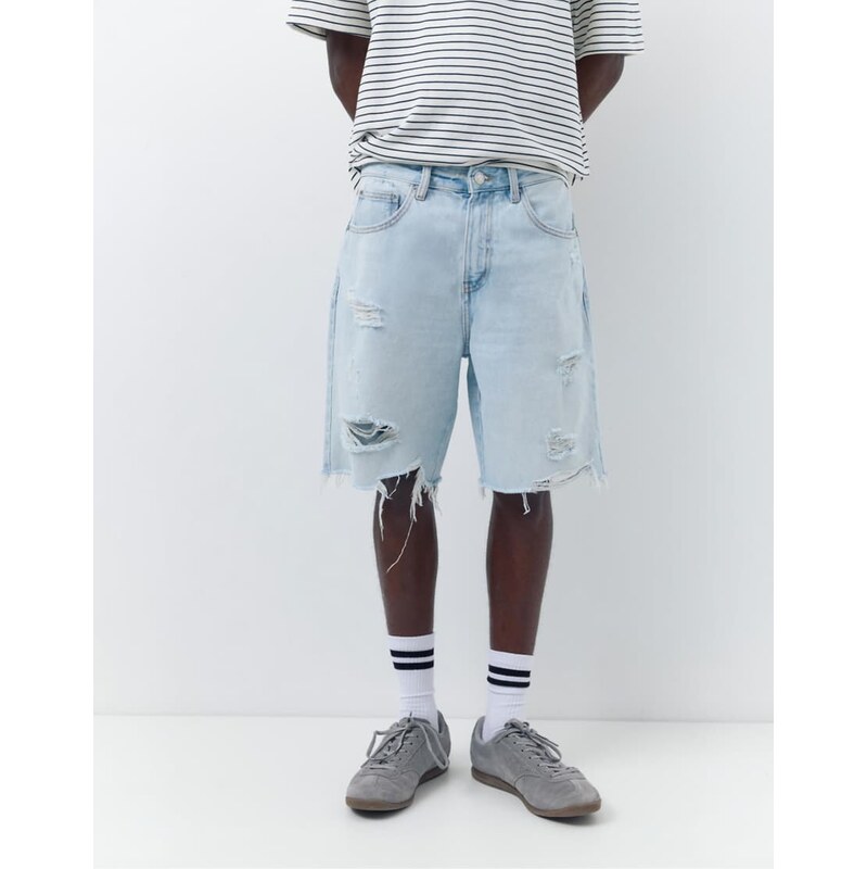 Pull&Bear Straight-leg denim bermuda shorts in pale blue