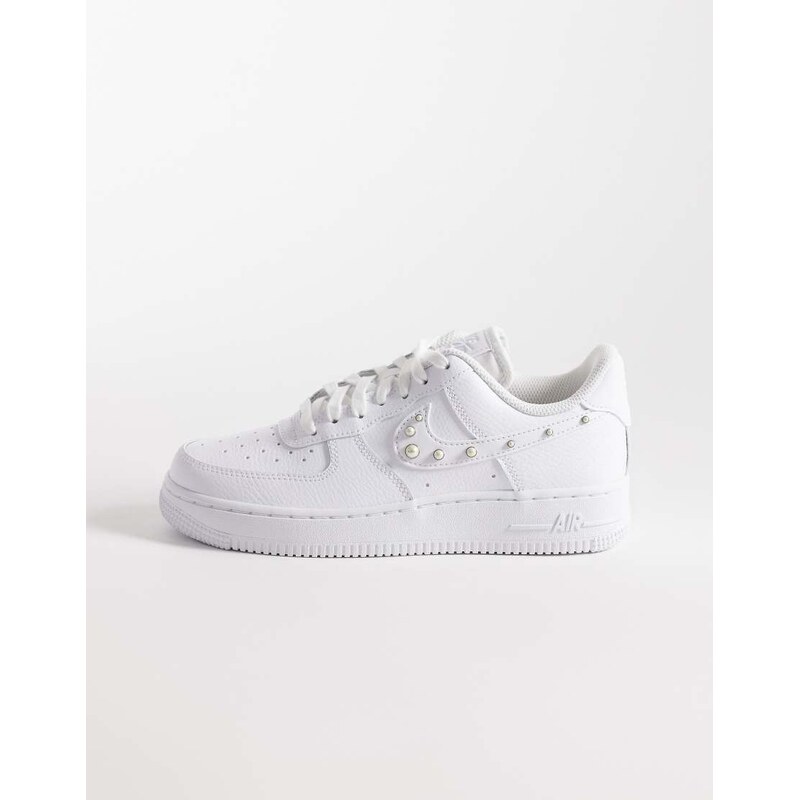 Nike Air Force 1 07 trainers with pearl swoosh detail in white