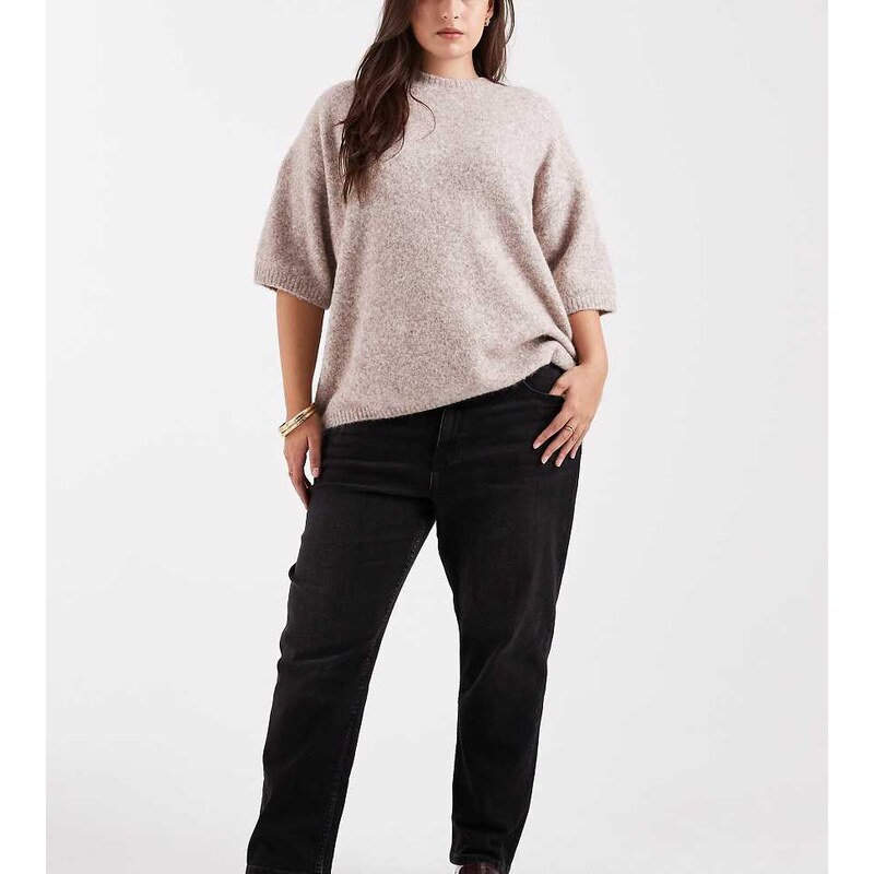 ASOS Curve ASOS DESIGN Curve slim fit mom jeans in washed black