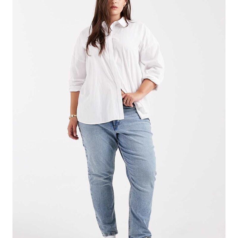 ASOS Curve ASOS DESIGN Curve slim fit mom jeans in mid blue 115167002