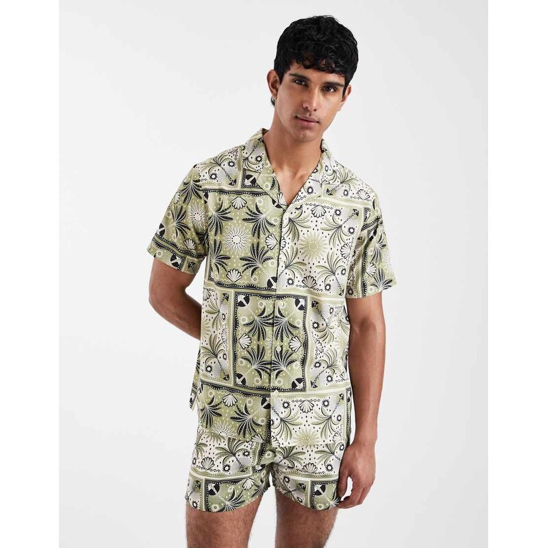 Aray palm tree motif revere shirt in khaki-Green