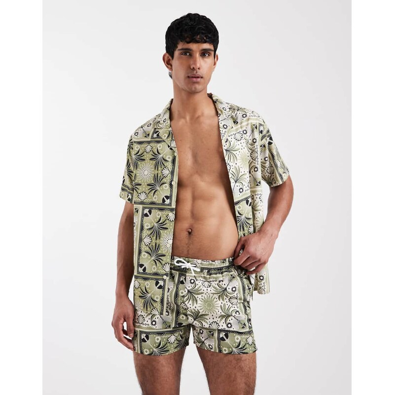 Aray palm tree motif swimshort in mid green