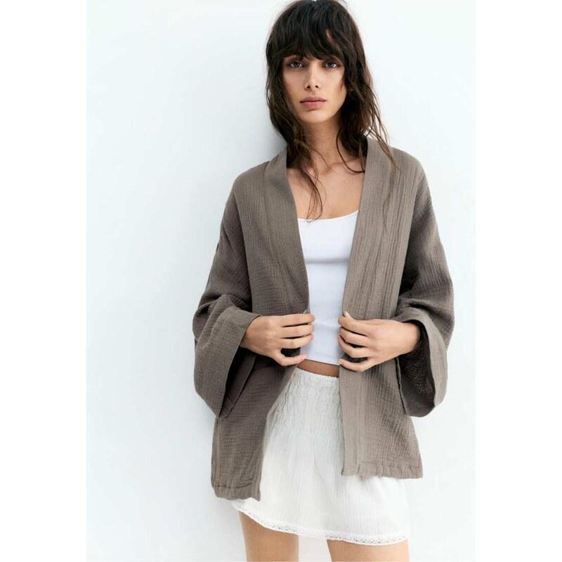 Pull&Bear Crepe kimono in dark khaki-Green 115156044