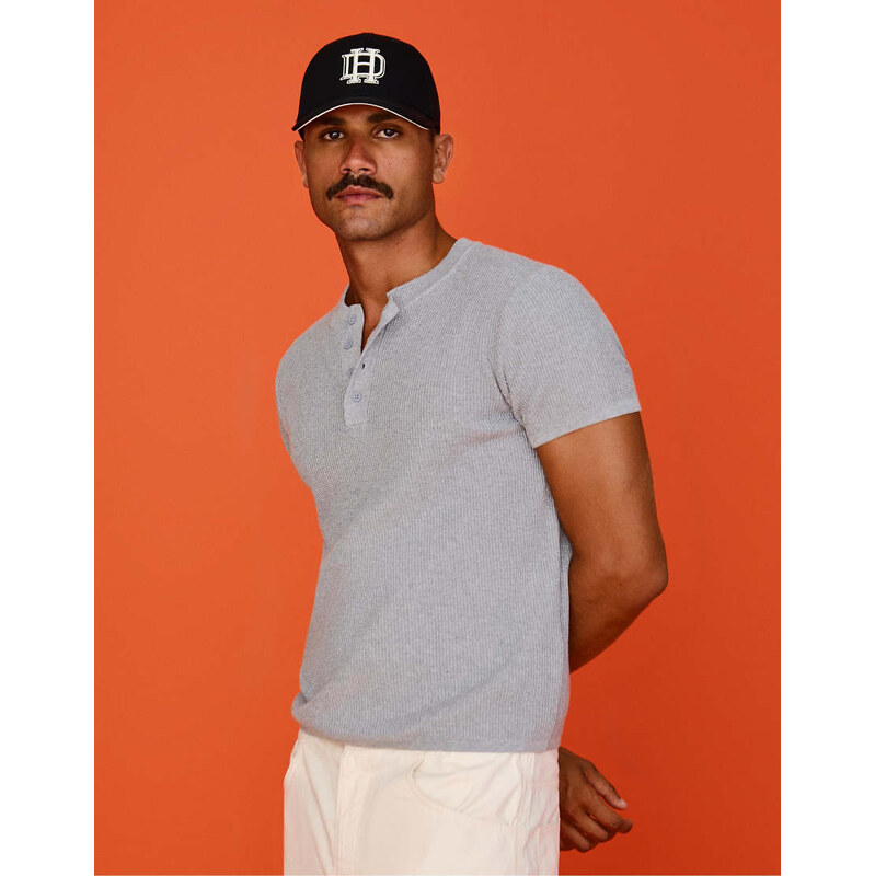 Bershka Short-sleeve slim-fit henley collar t-shirt in light