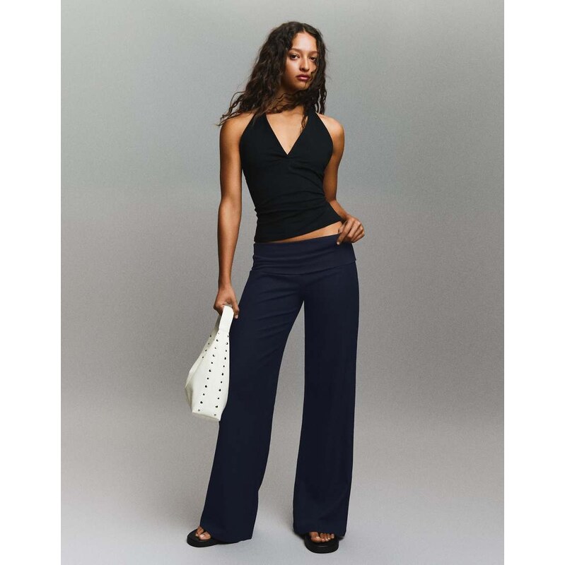 Bershka Turn-up waist trousers in navy-White
