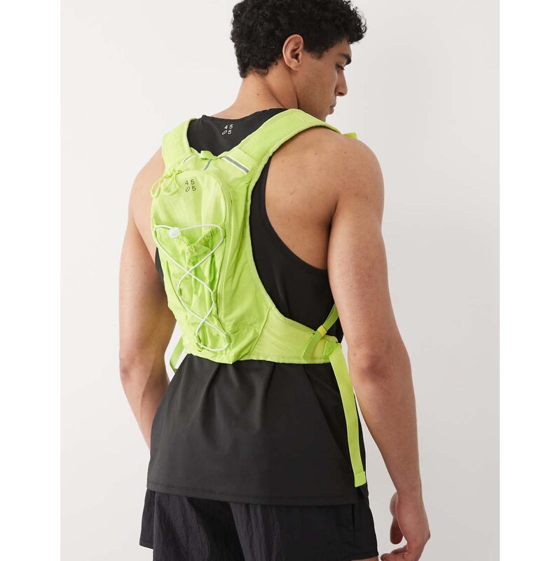 4505 Premium reflective running vest with zip pocket and water