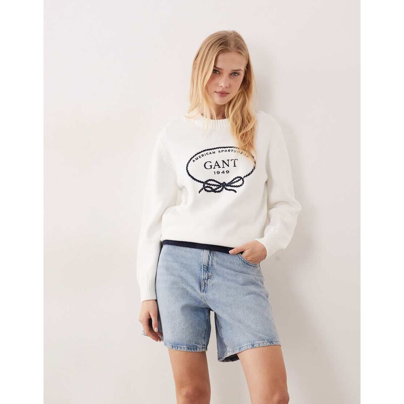 GANT vintage chest logo crew neck sweatshirt in eggshell white 115167687
