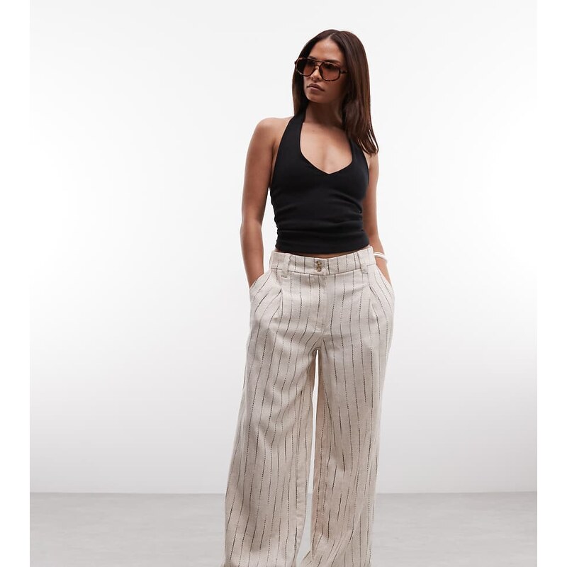 ASOS Petite ASOS DESIGN Petite wide leg trousers with pleat