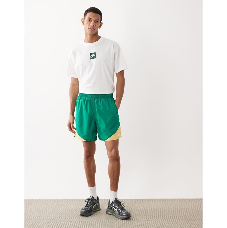 Nike Windrunner lightweight woven short in green