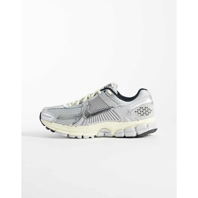 Nike Vomero 5 trainers in chrome grey and white