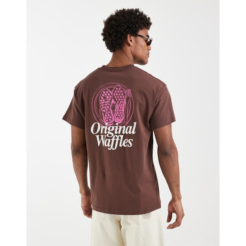 Nike original waffles backprint oversized t-shirt in brown