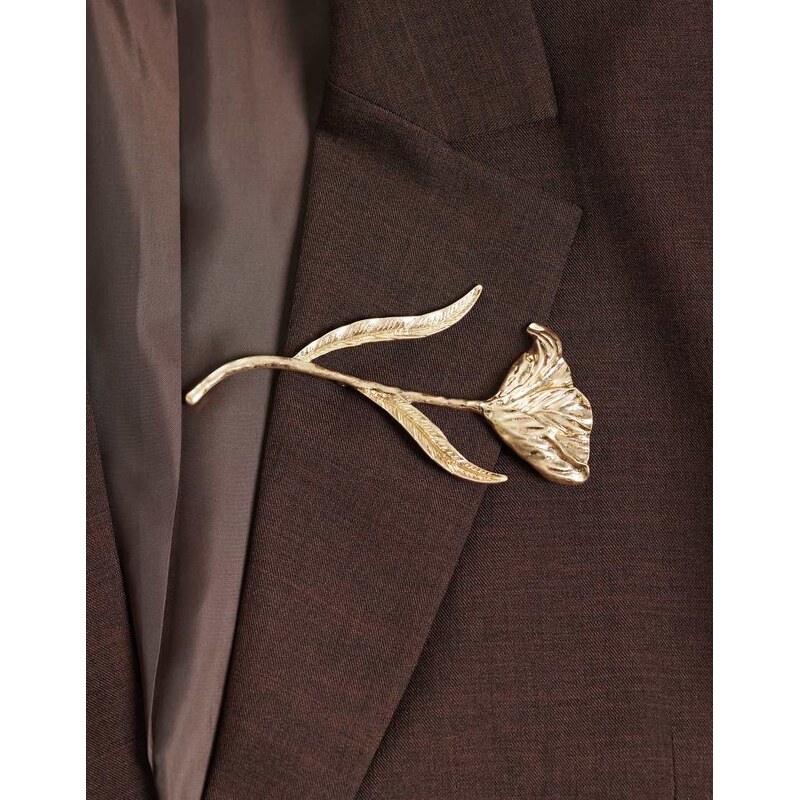 ASOS DESIGN XL flower brooch in gold tone 115195446
