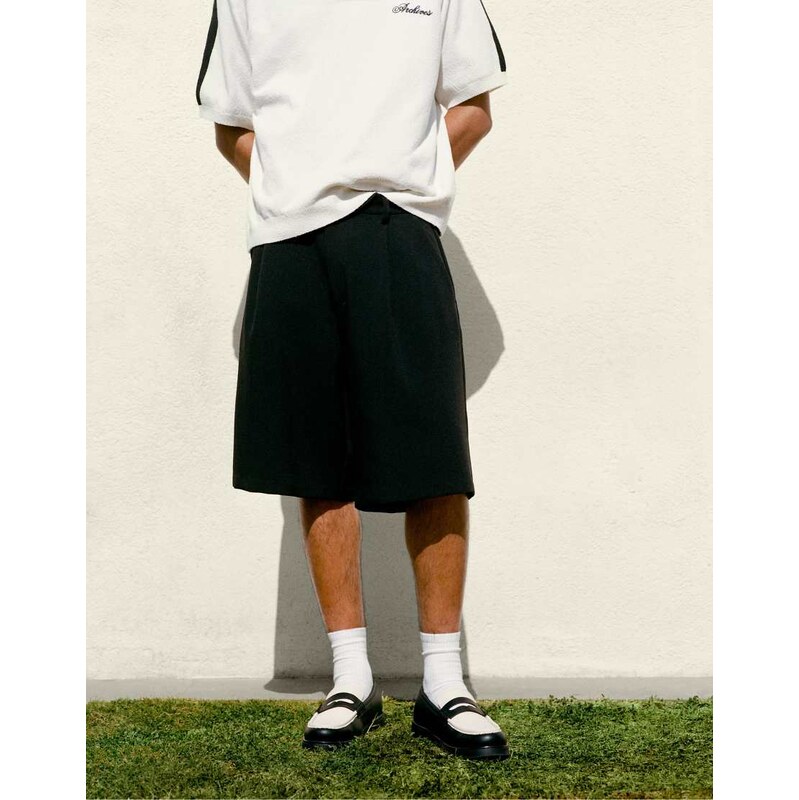 Pull&Bear Smart bermuda shorts with pleats in black