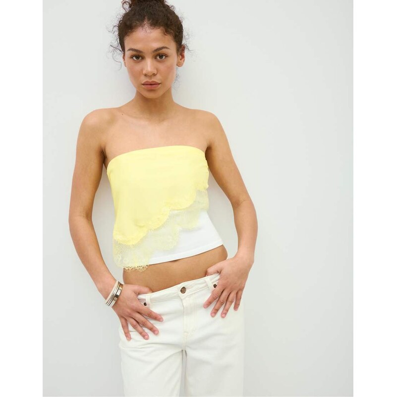 Stradivarius Lace pareo in gold-Yellow 115299940