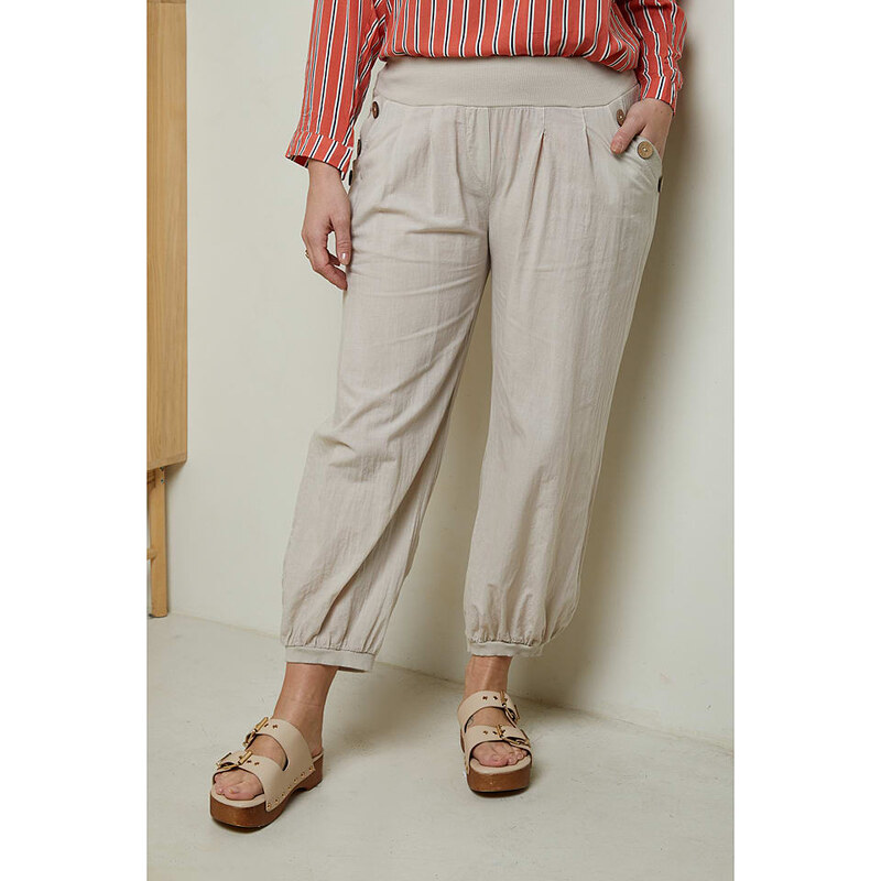 Curvy Lady Beige 3408725 115323296