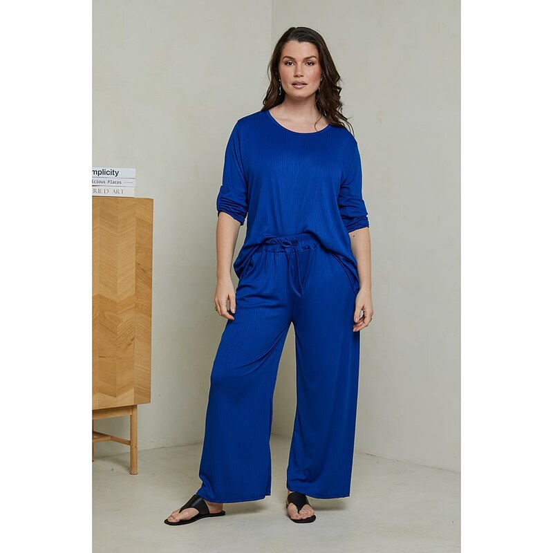 Curvy Lady Blau 1328229 115323278
