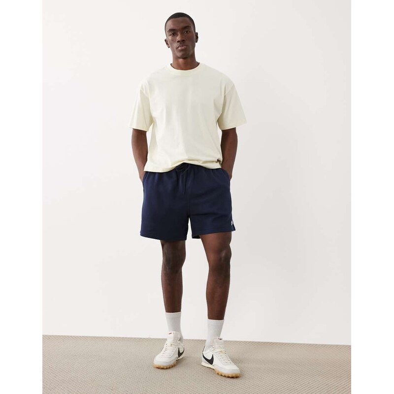 Nike Club French Terry shorts in navy-Black
