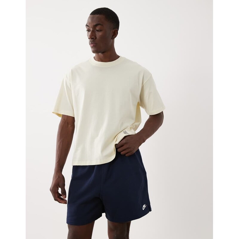 Nike Club French Terry shorts in navy-Black