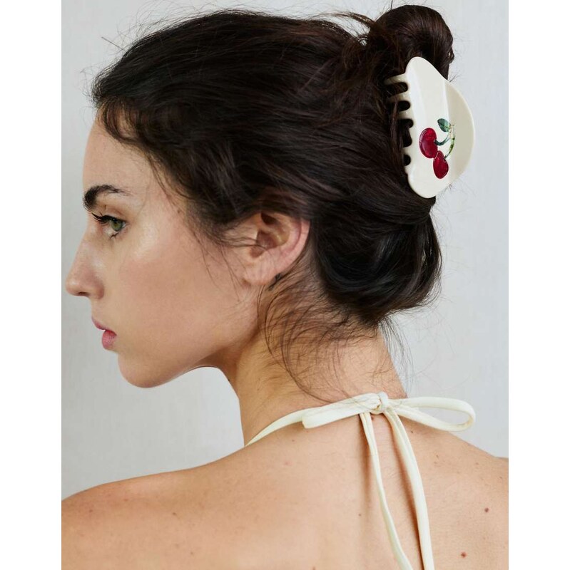 Pull&Bear Curved cherry hair clip in red 115355044