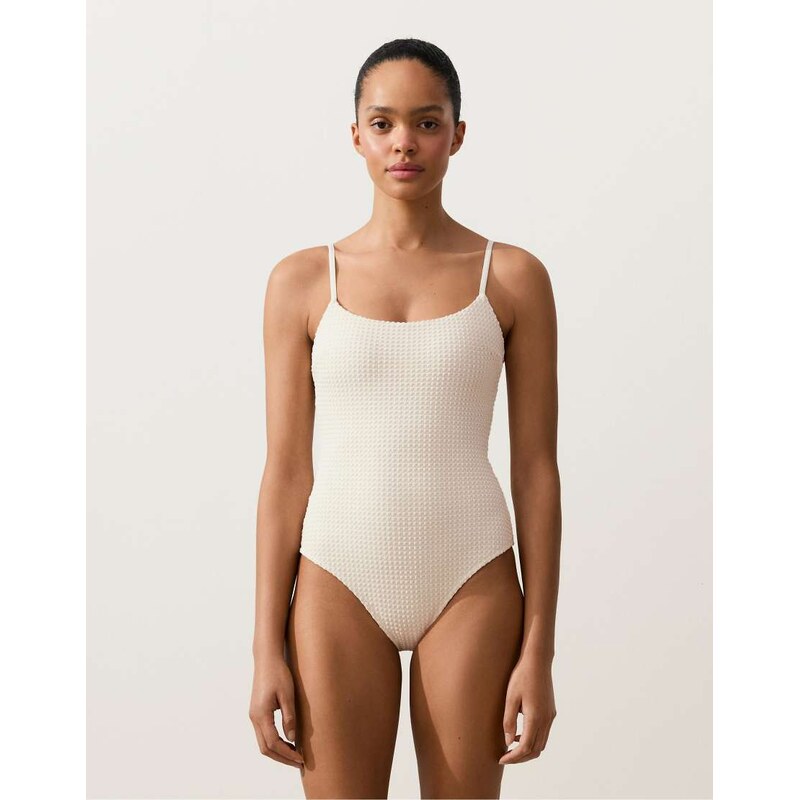OYSHO Bubble-texture crochet triangle swimsuit in ecru-Neutral