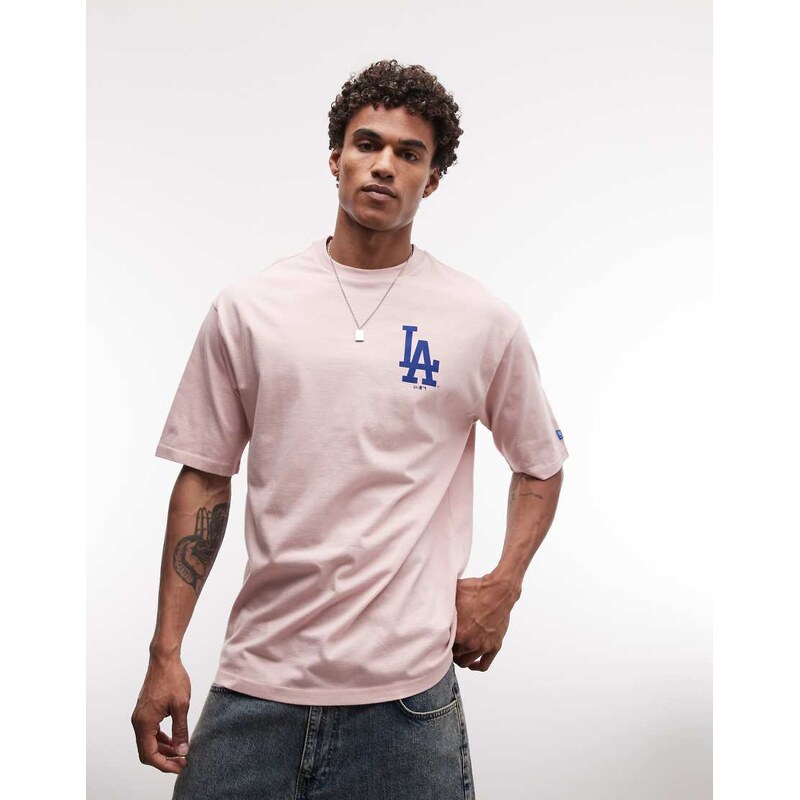 New Era LA Dodgers logo with cap back graphic t-shirt in pink