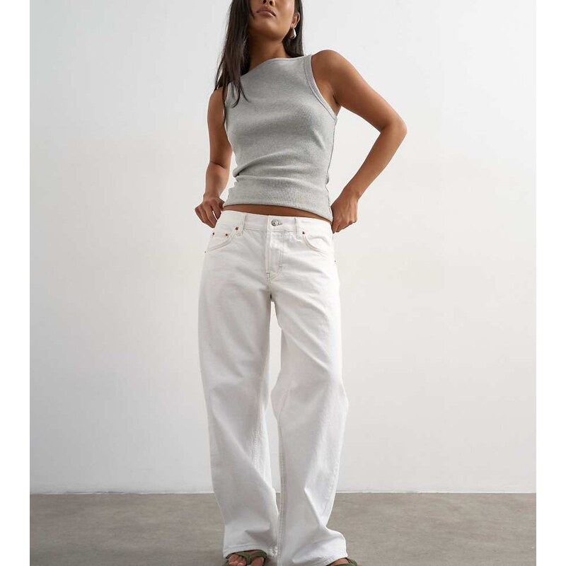 Topshop Petite Ember low rise straight jean in white 115403071