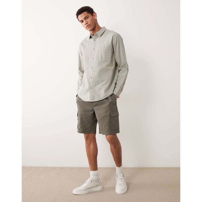 ASOS DESIGN cargo shorts in khaki-Green