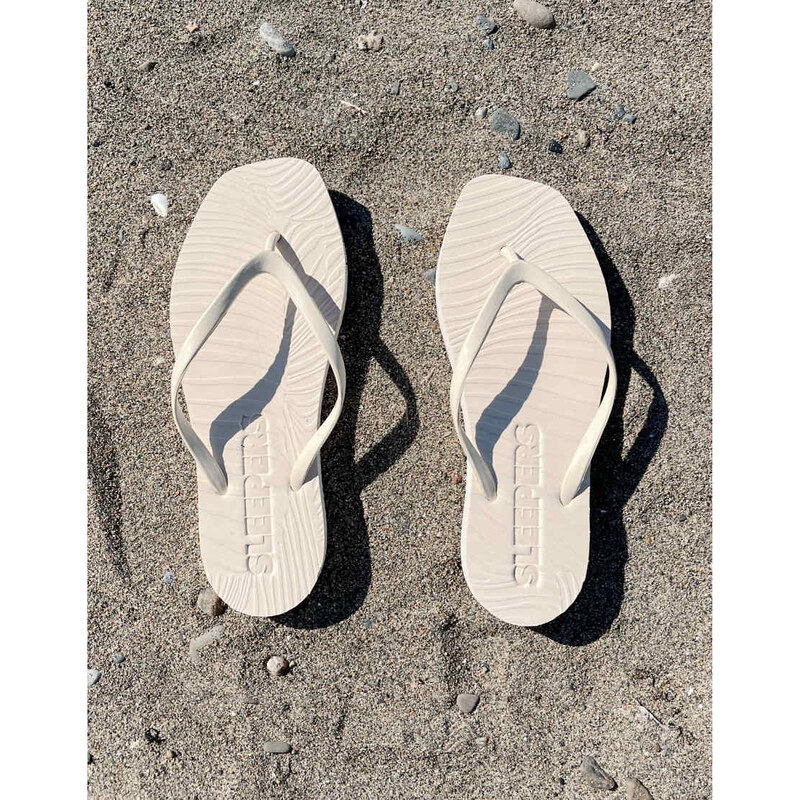 SLEEPERS tapered flip flops in eggnog-White 115520701