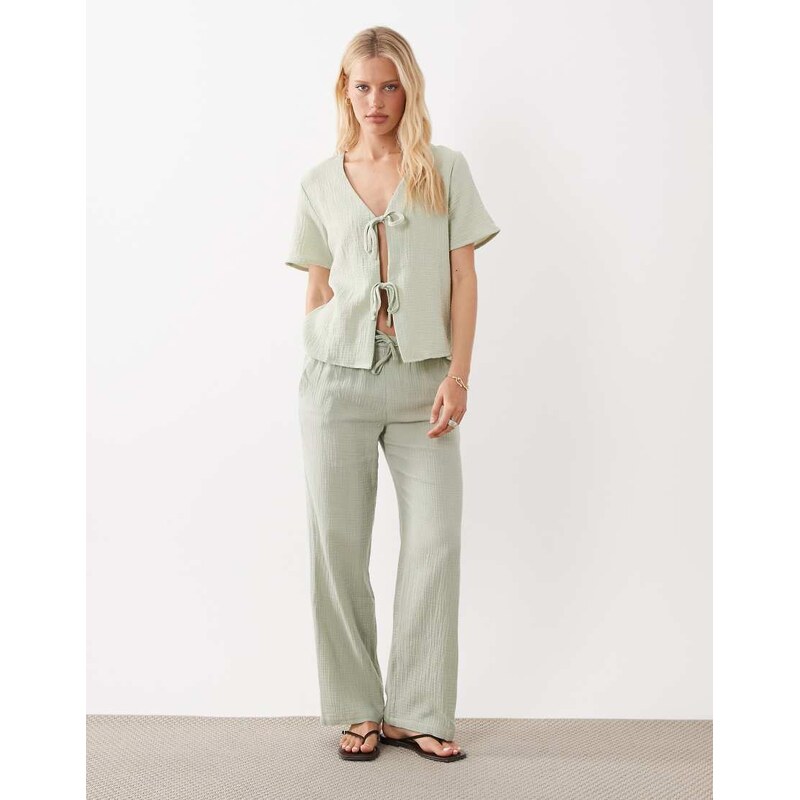 JDY short sleeve tie front cheesecloth shirt co-ord in sage-Green