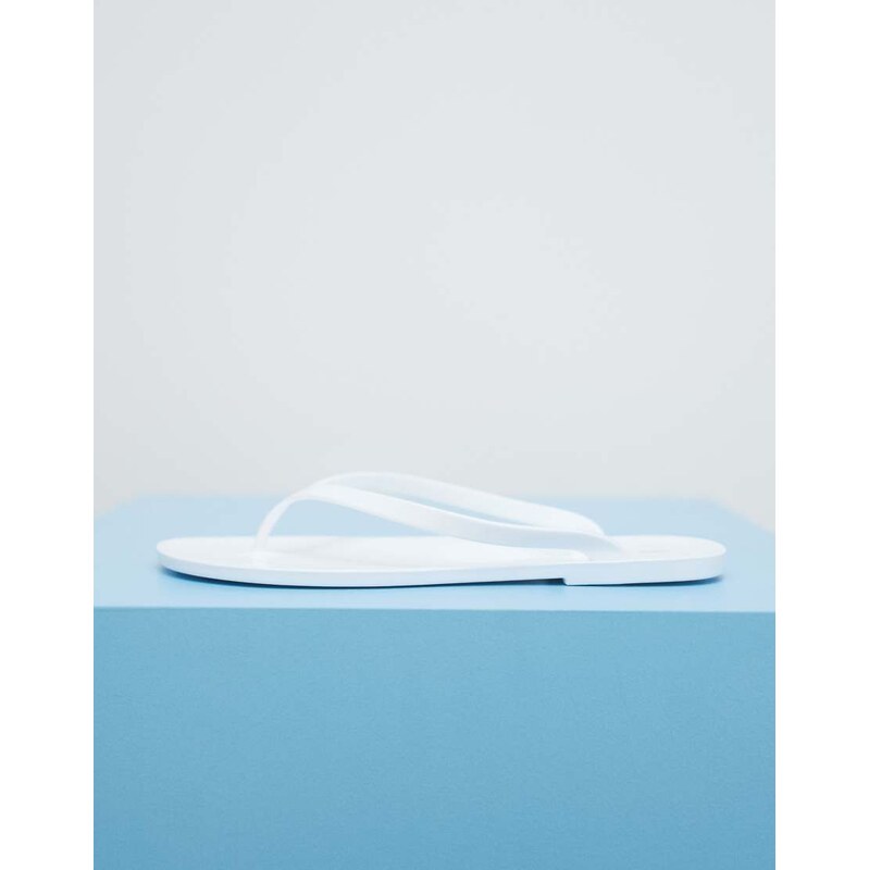 ASOS DESIGN Foxton jelly flip flops in white 115519969
