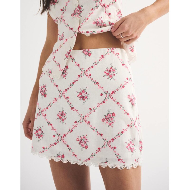 Abercrombie & Fitch linen rich mini skirt with scallop edge co-ord in white floral
