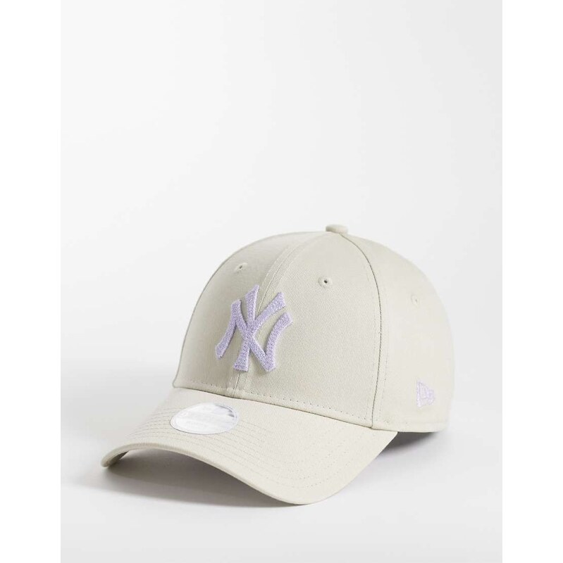 New Era NY Yankees womens 9forty metallic logo cap in cream-White