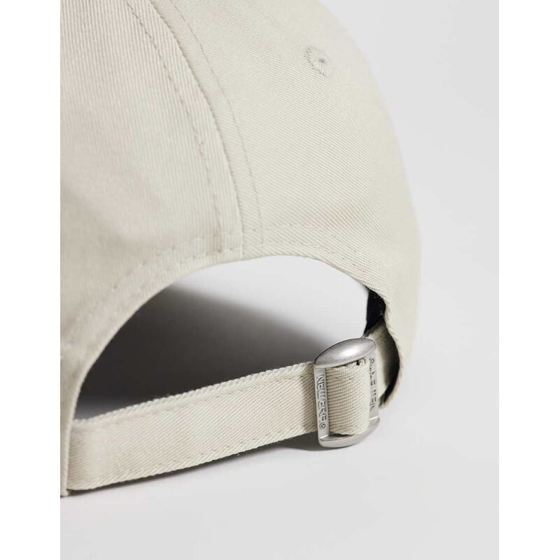 New Era NY Yankees womens 9forty metallic logo cap in cream-White