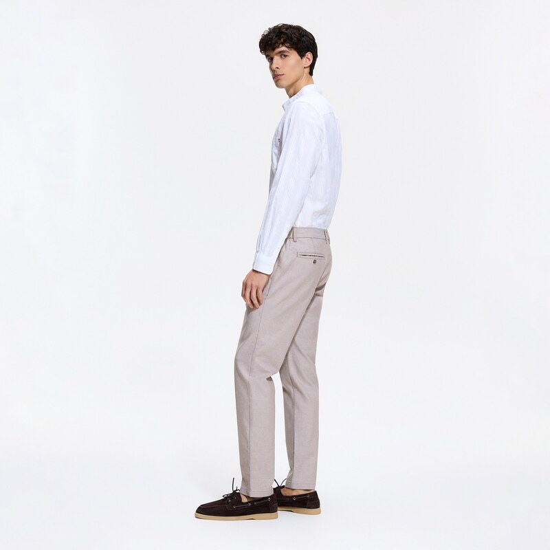 Reserved - Kalhoty chino slim fit - béžová