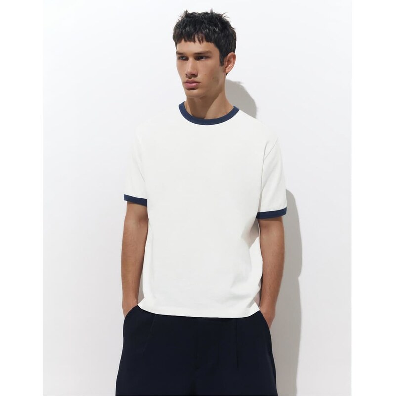 Pull&Bear Contrast trim t-shirt in off white