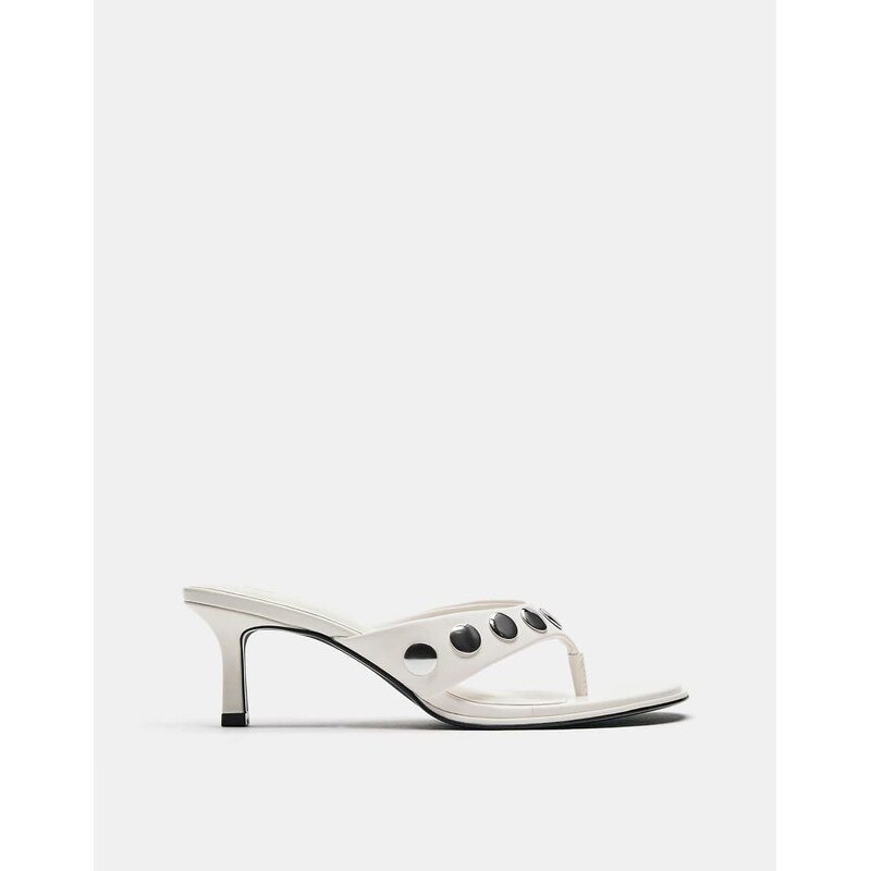 Pull&Bear Heeled sandals with studs in white 115496816