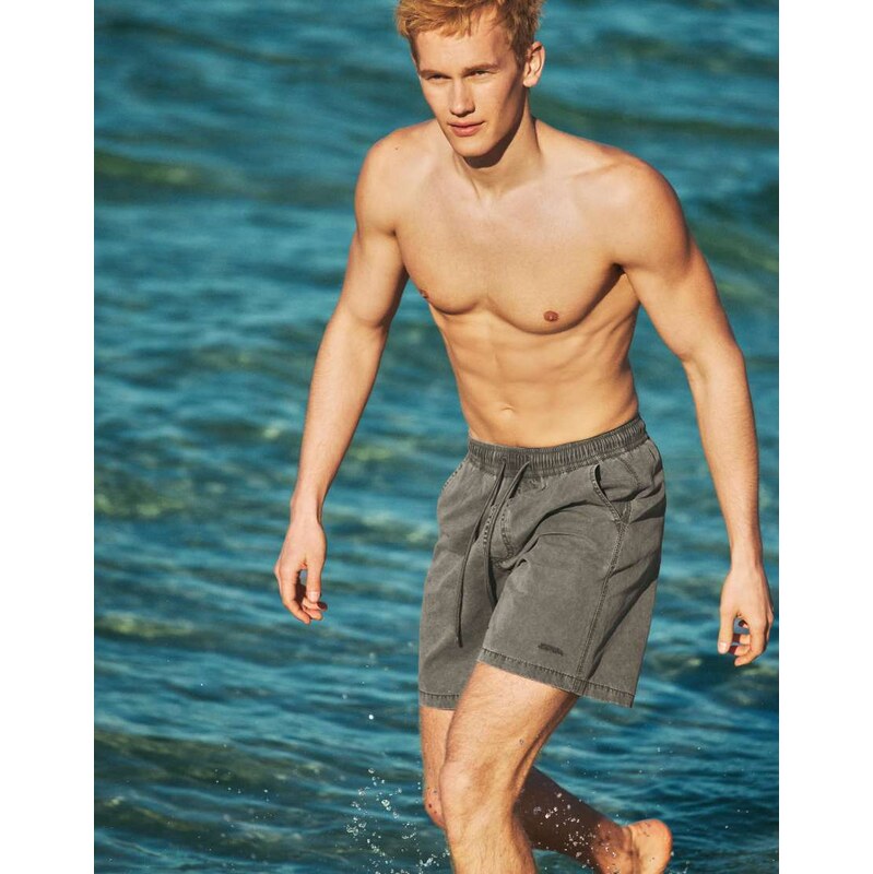 Pull&Bear Stwd board shorts in black