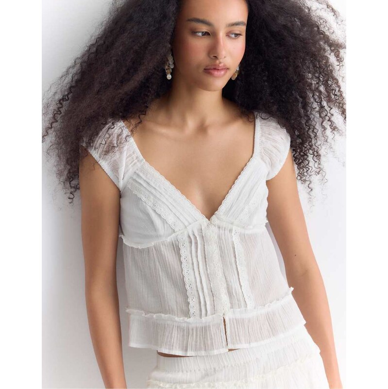 Stradivarius Flowing button-up top in white 115496965