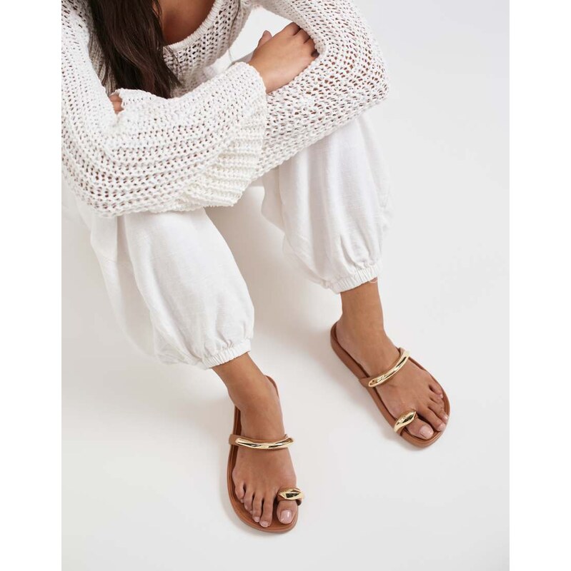 Dolce Vita Sayah toe loop sandals with gold hardware in tan leather 115499583